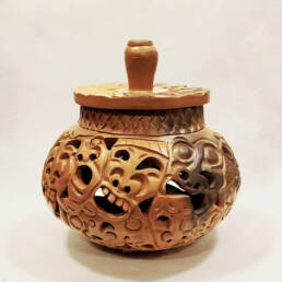 Obra de arte de Beca Chang - Memória - Série Fermentação, 2024 - Cerâmica