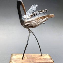 Obra de arte de Marcelo Baptista - Pássaro do Sul 396, 2023 - Madeiras flutuantes