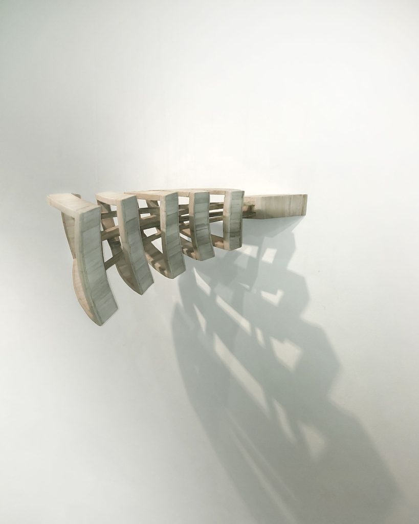 Obra de arte de Francelino Mesquita - Título da obra: Navio Novo Amapá - Obra da série: “Naufrágios” - Data da obra: 23/04/2023. - Materiais utilizados: Bucha do miriti (buriti) e tala do jupati.